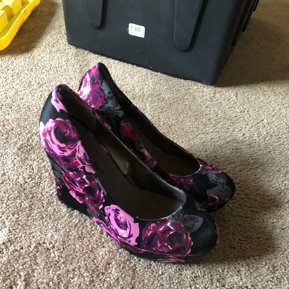 Madden girl floral wedges